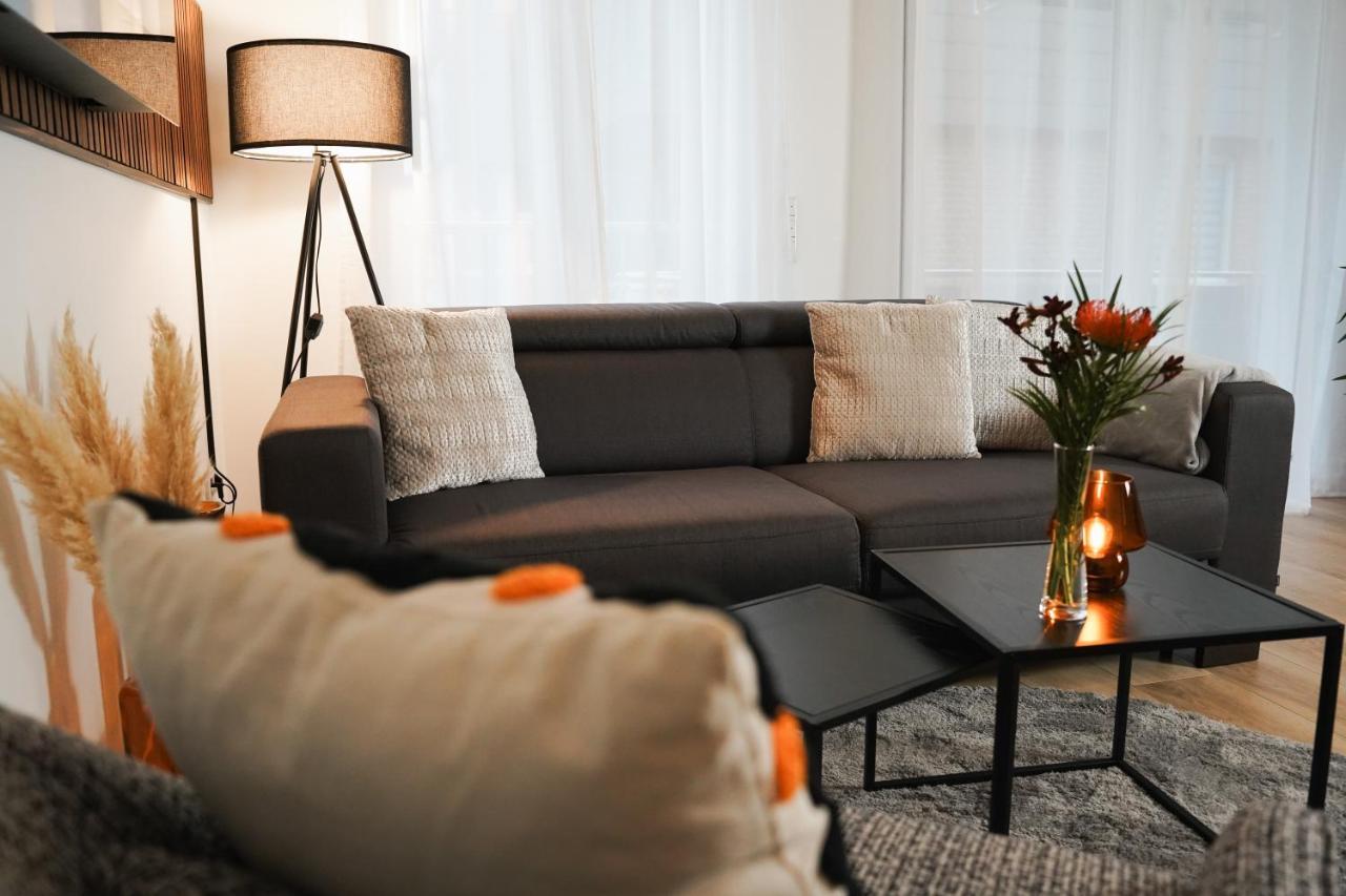 Apartment Kamin, Parkplatz, Balkon, Stilvolles Zuhause,grosszuegig *